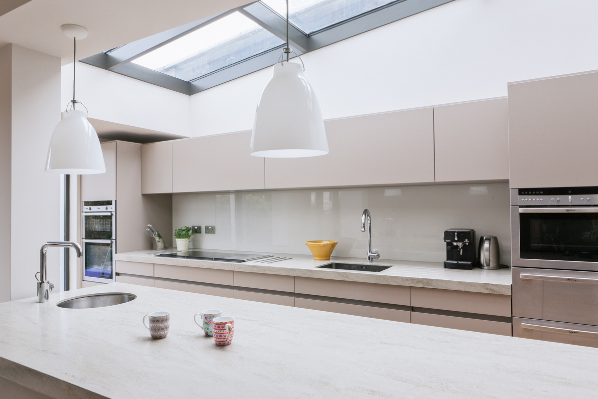 Kitchen island with round sink